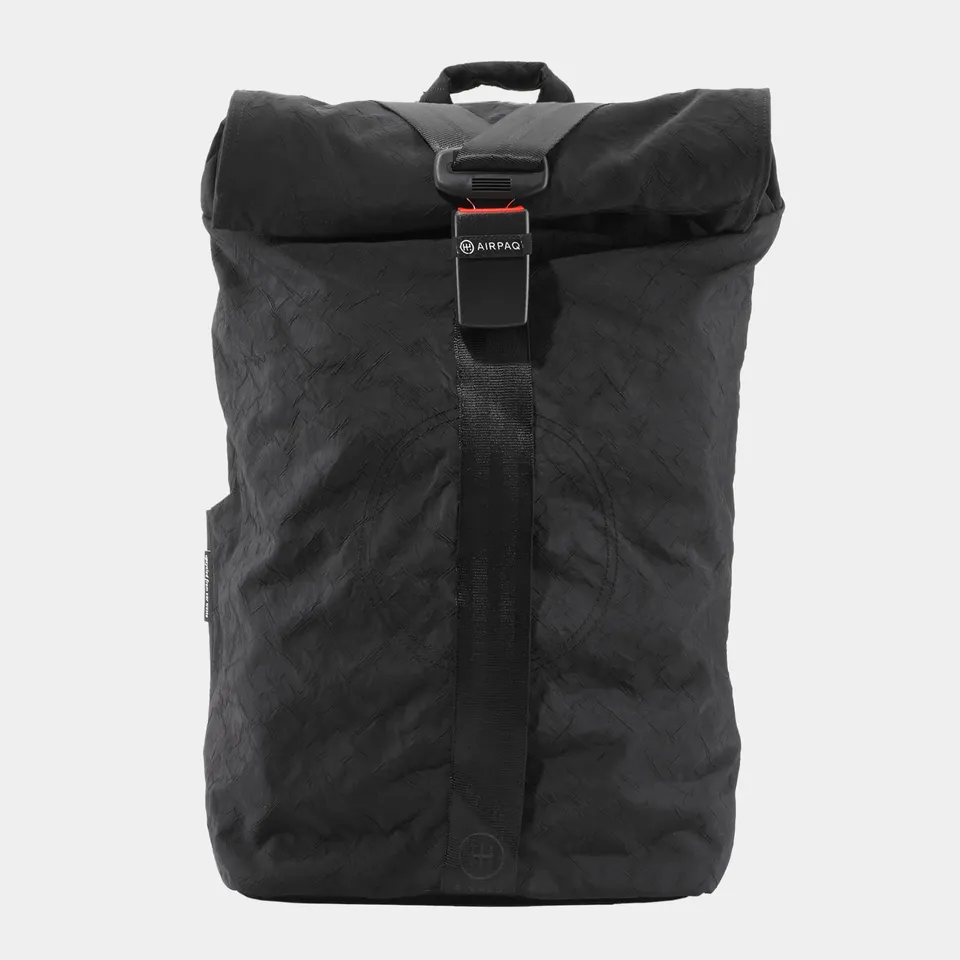 airpaq-rolltop-biq-35l-upcycling-rucksack-bike-set-mit-fahrradhaken image 1