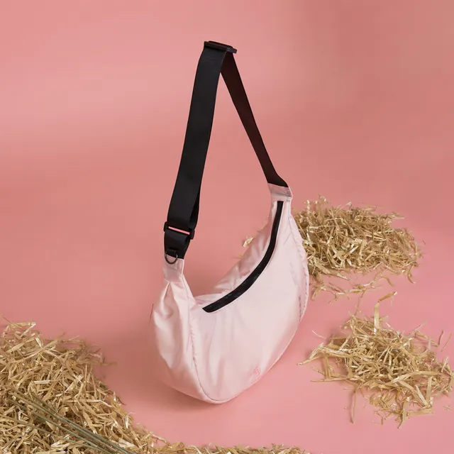 airpaq-moonbaq-mini-schweine-edition-crossbody-rosa image 1