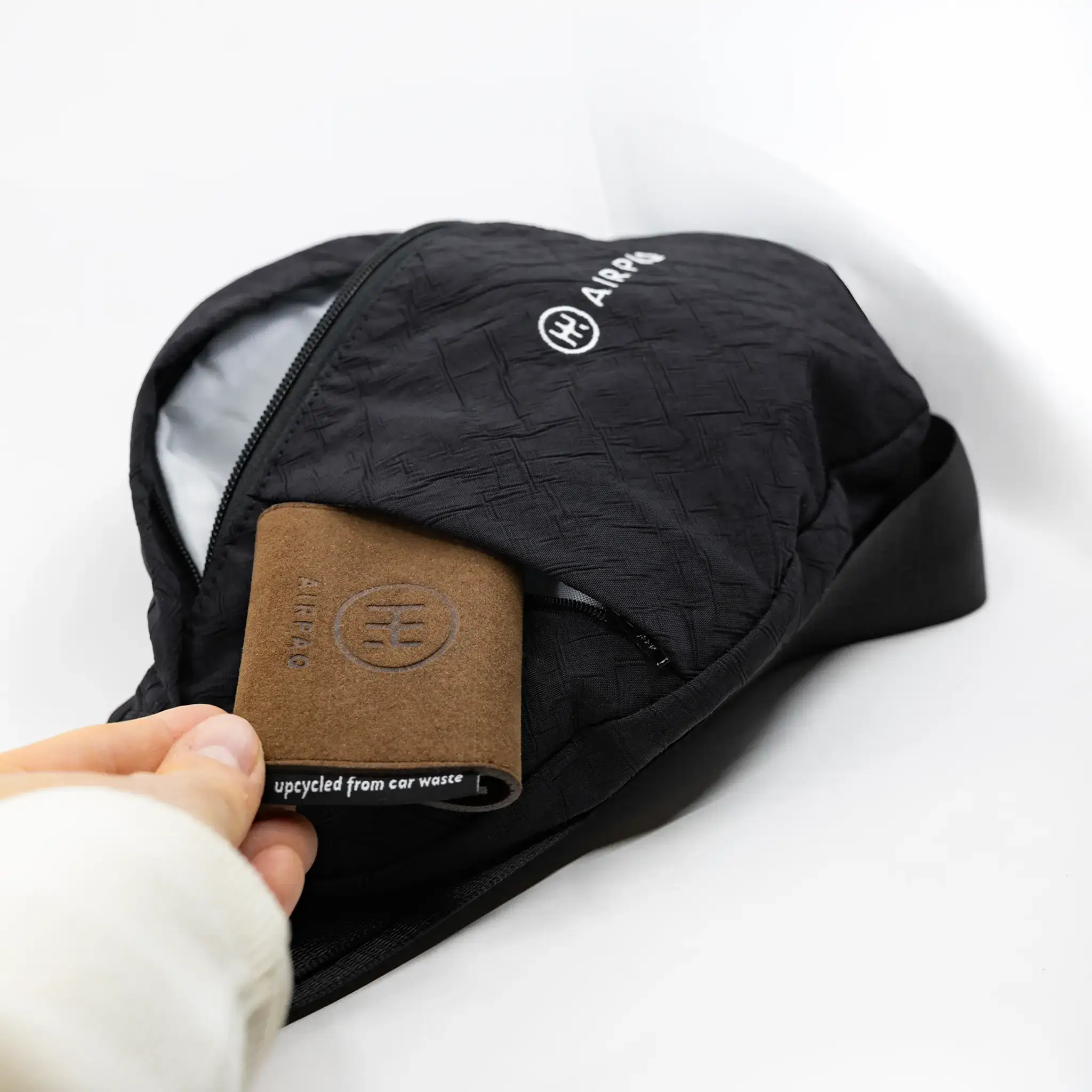 airpaq-hip-baq-large-pride-edition-bauchtasche image 6