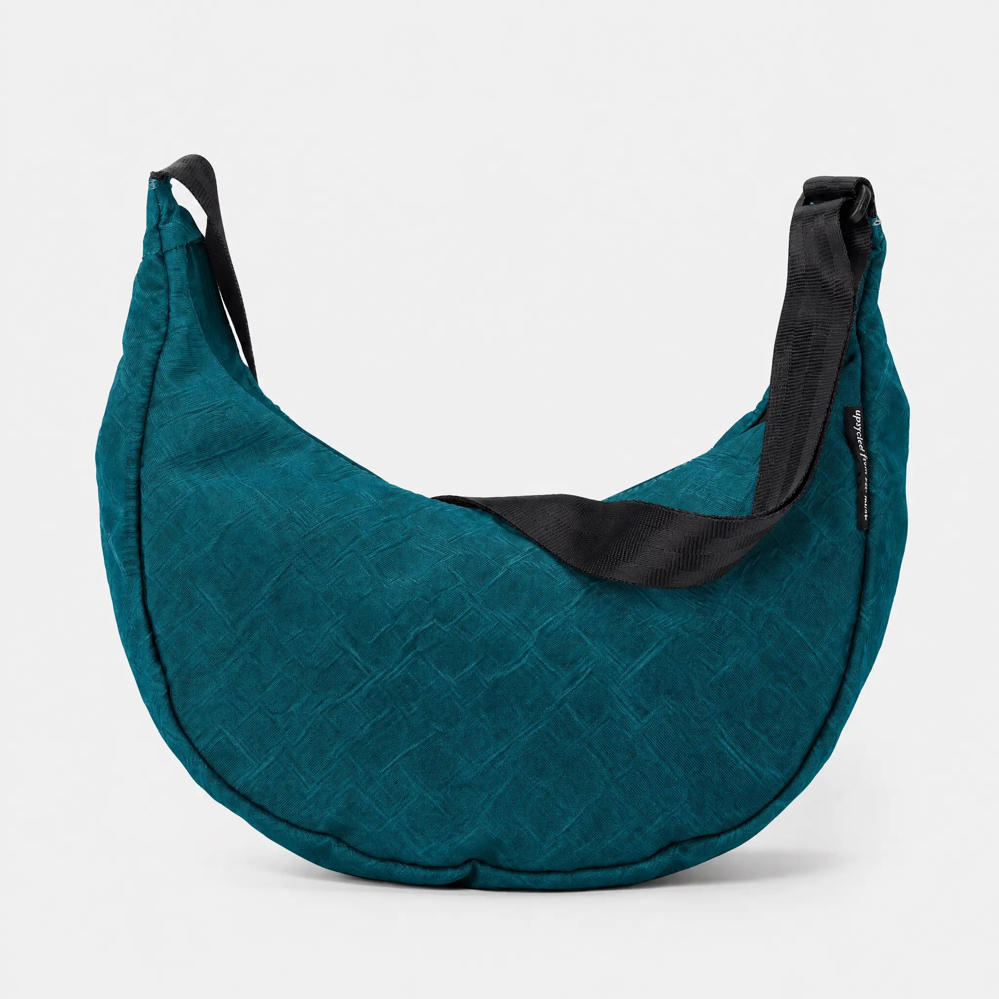 airpaq-moonbaq-mini-upcycling-tasche-ocean image 7
