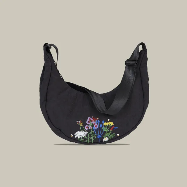 airpaq-robinga-moonbaq-mini-sonderedition-upcycling-bauchtasche image 1