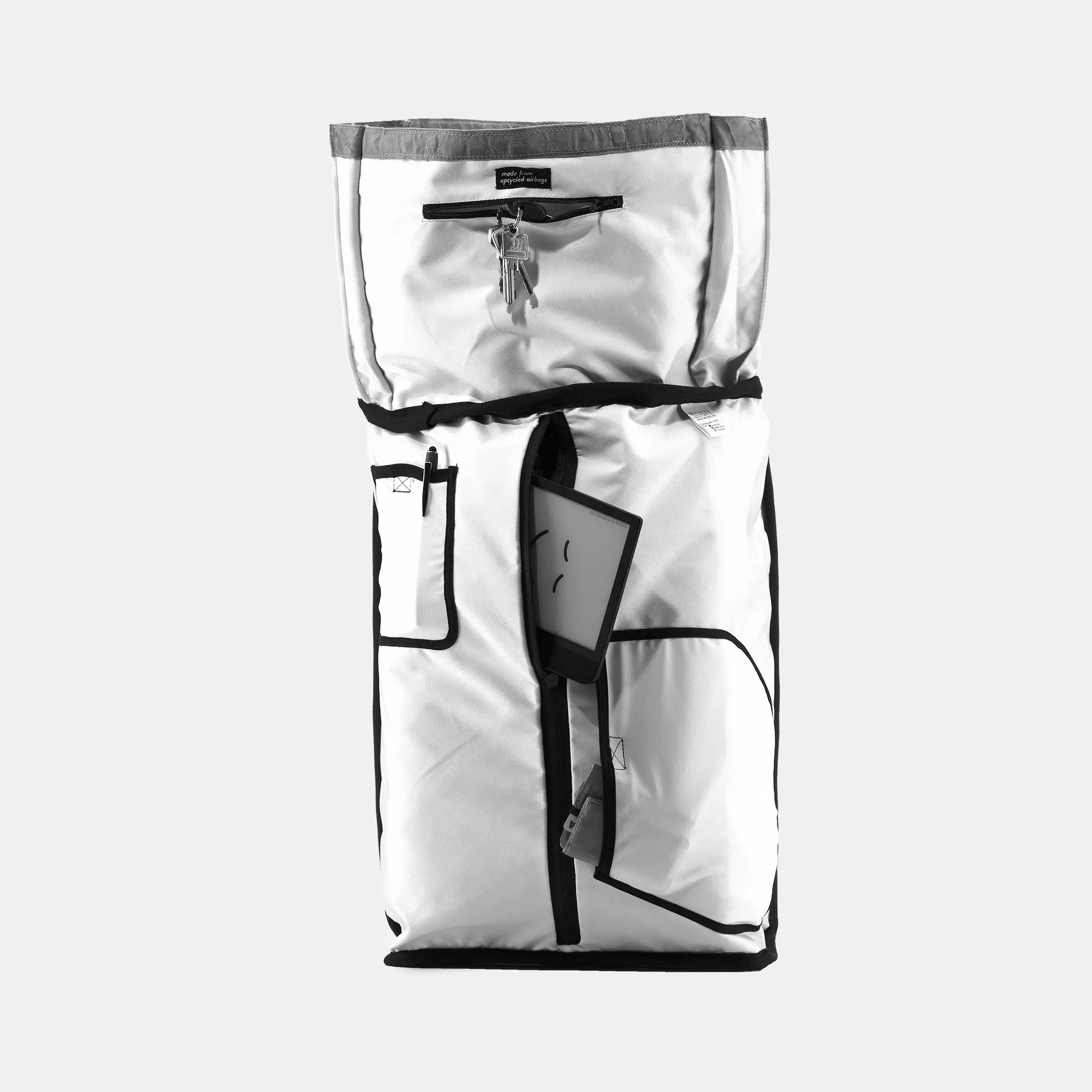 airpaq-pride-biq-rolltop-rucksack-35l-upcycling image 5