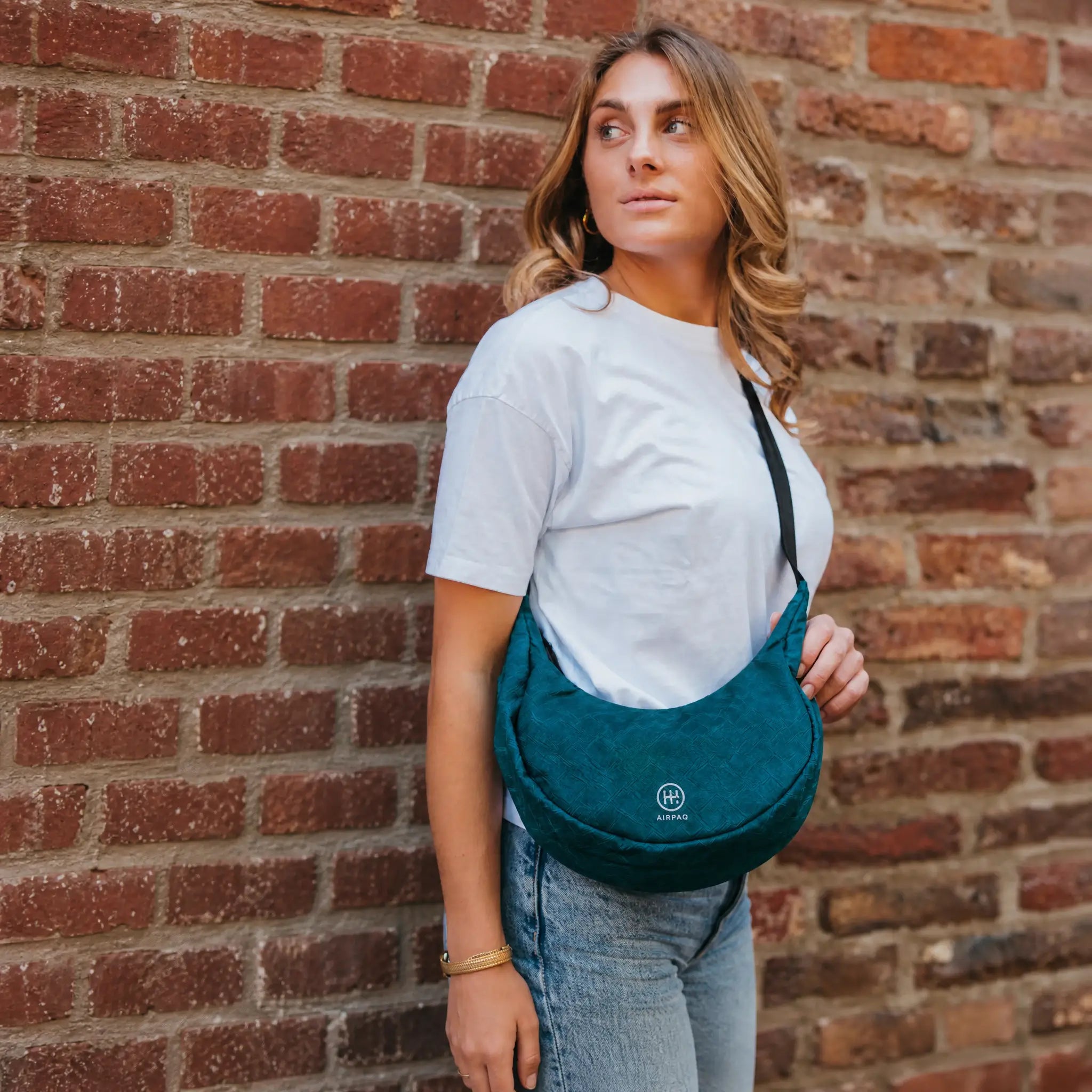 airpaq-moonbaq-mini-upcycling-tasche-ocean image 4
