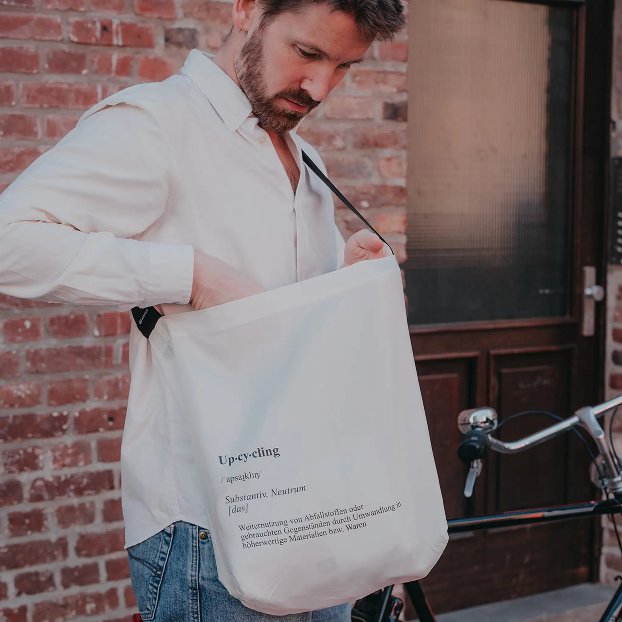 airpaq-tote-baq-upcycling-shopper-aus-airbag image 2