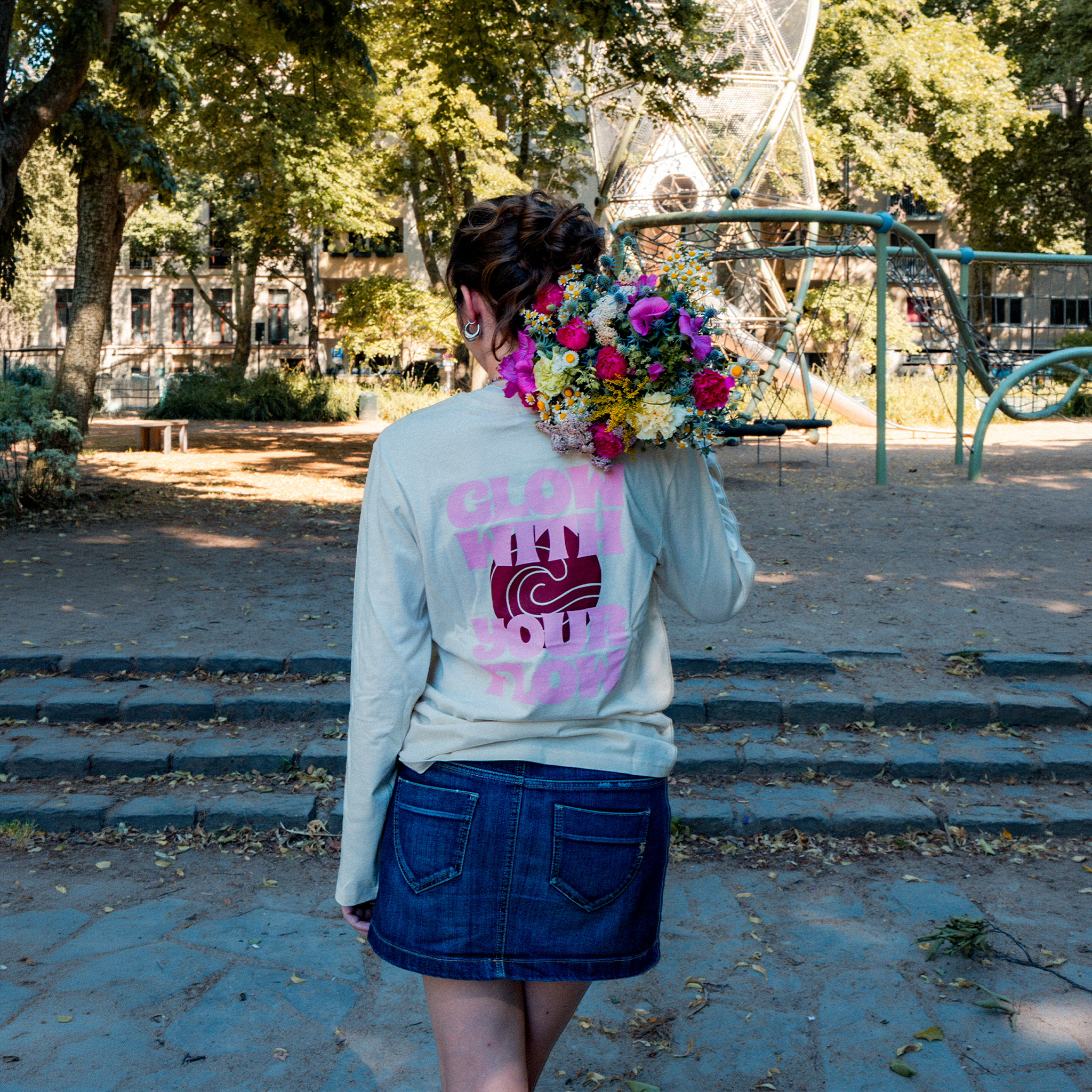airpaq-period-power-longsleeve-shirt-uterus-edition image 7