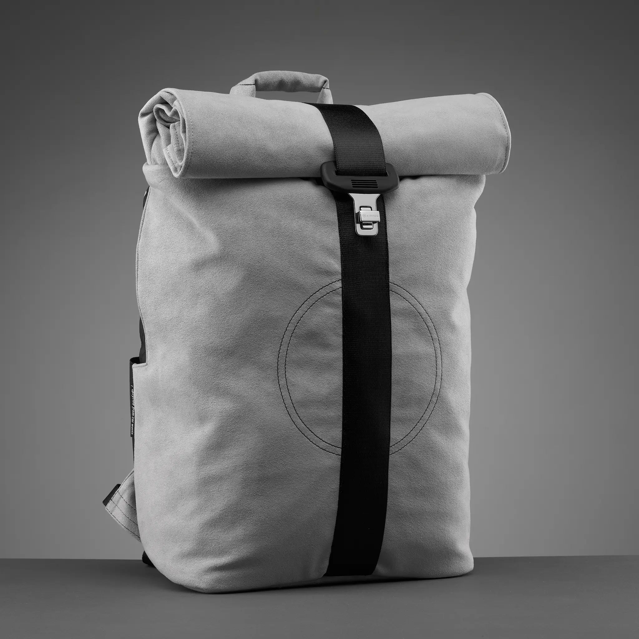 airpaq-rolltop-epiq-upcycling-rucksack-aus-ultrasuede image 2