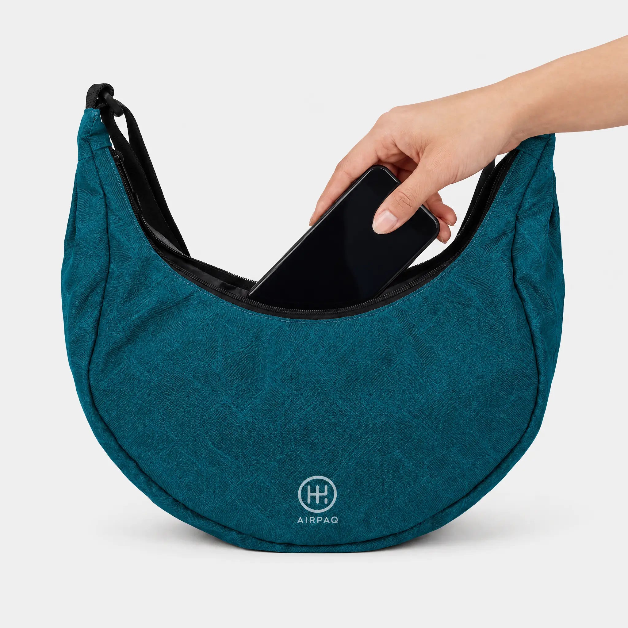 airpaq-moonbaq-mini-upcycling-tasche-ocean image 8