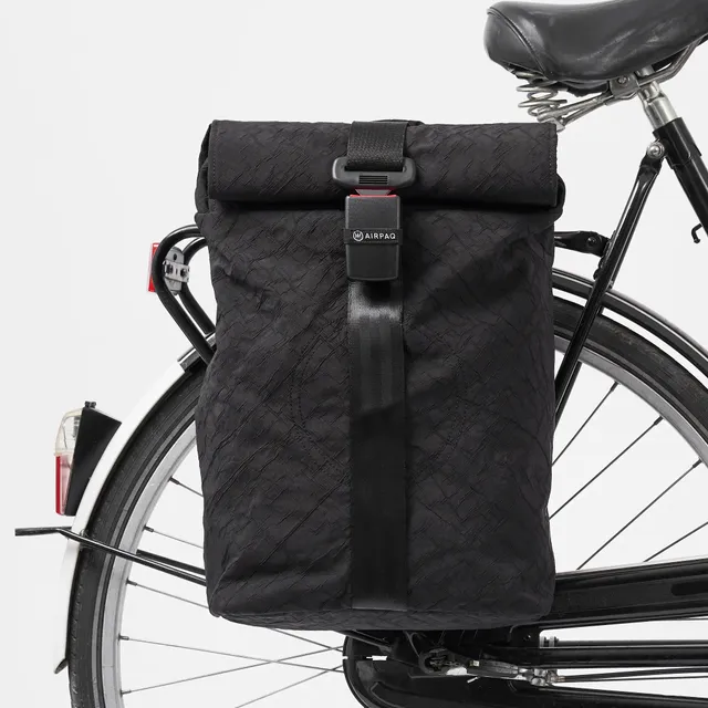 airpaq-fahrradhaken-metallhaken-f-r-rolltop-rucksack-zur-gep-cktr-ger-montage image 1