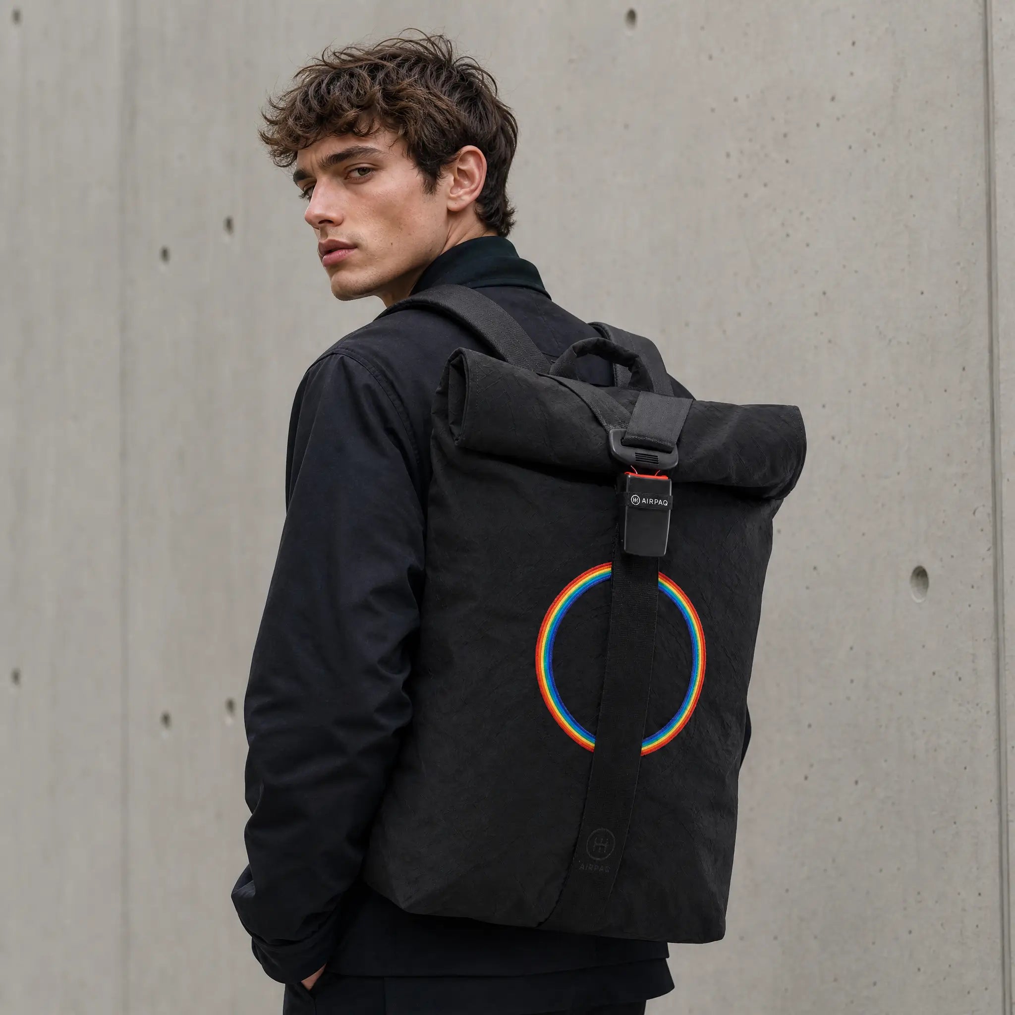 airpaq-pride-biq-rolltop-rucksack-35l-upcycling image 8