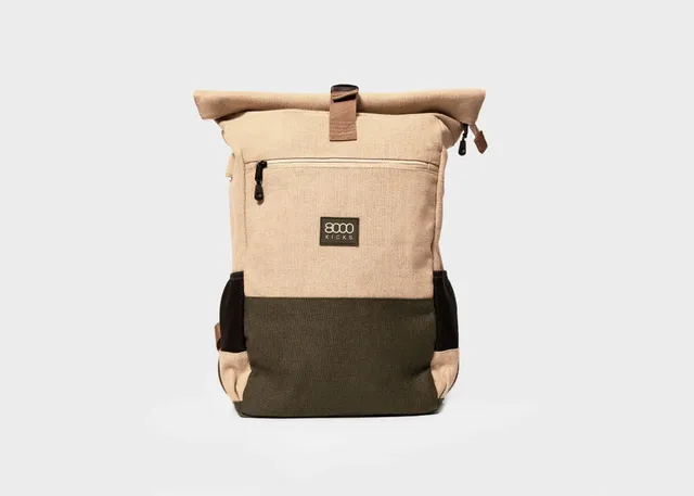 8000kicks-everyday-hanf-rolltop-rucksack-18-30l-beige-gr-n-mit-laptopfach image 1