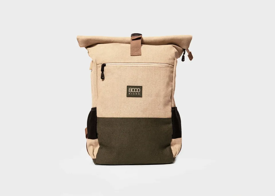 8000kicks-everyday-hanf-rolltop-rucksack-18-30l-beige-gr-n-mit-laptopfach image 1