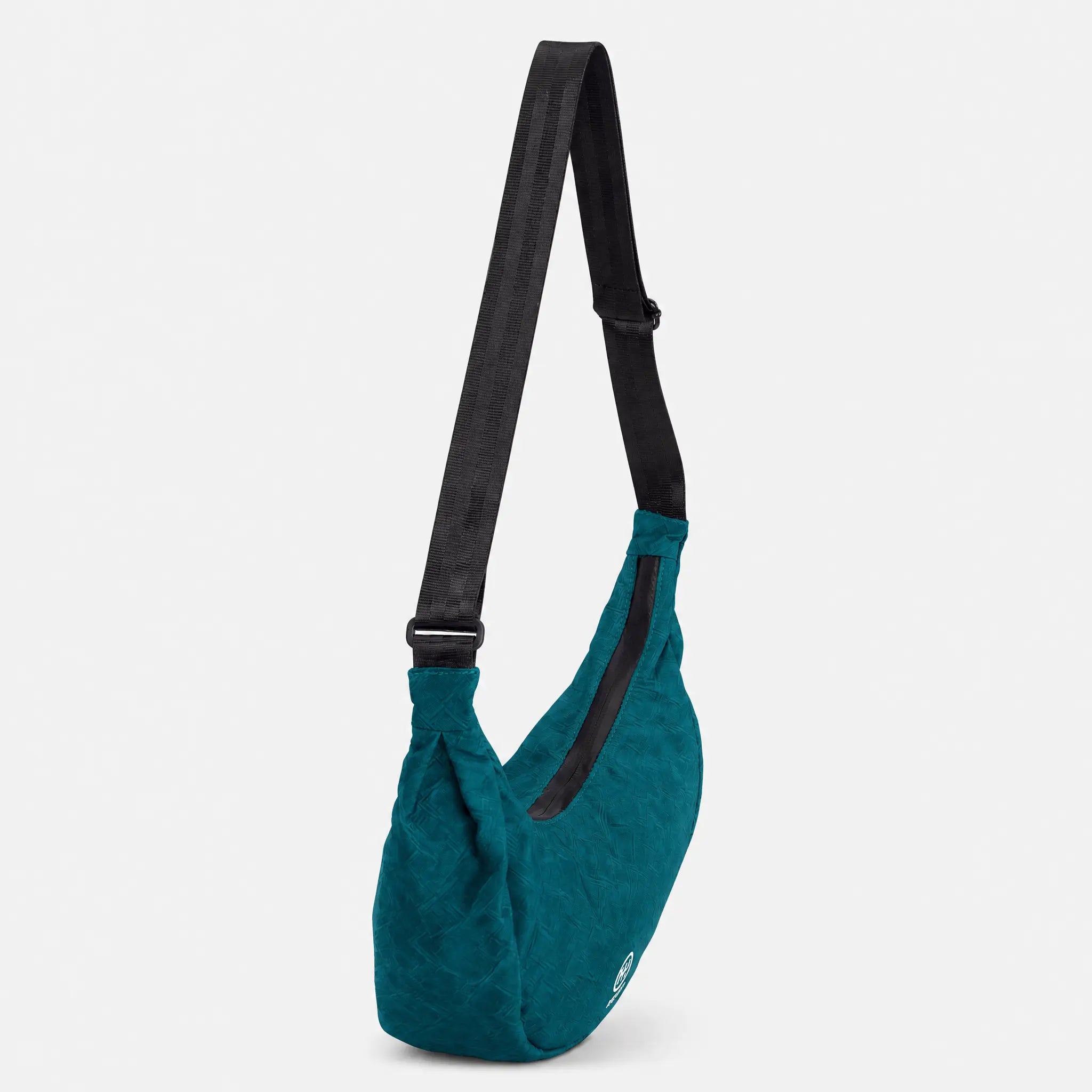 airpaq-moonbaq-mini-upcycling-tasche-ocean image 3