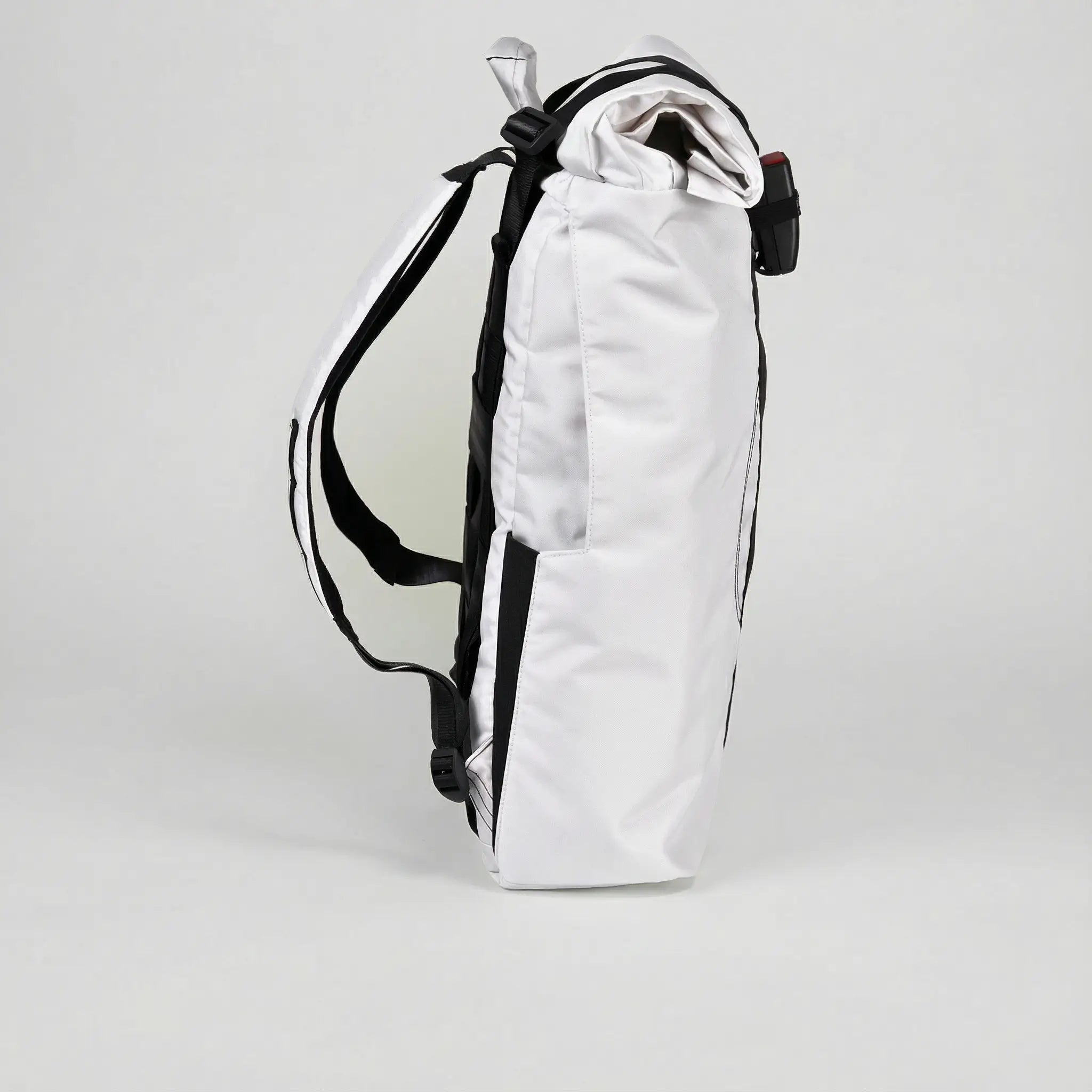 airpaq-rolltop-biq-rucksack-undyed-upcycling image 2