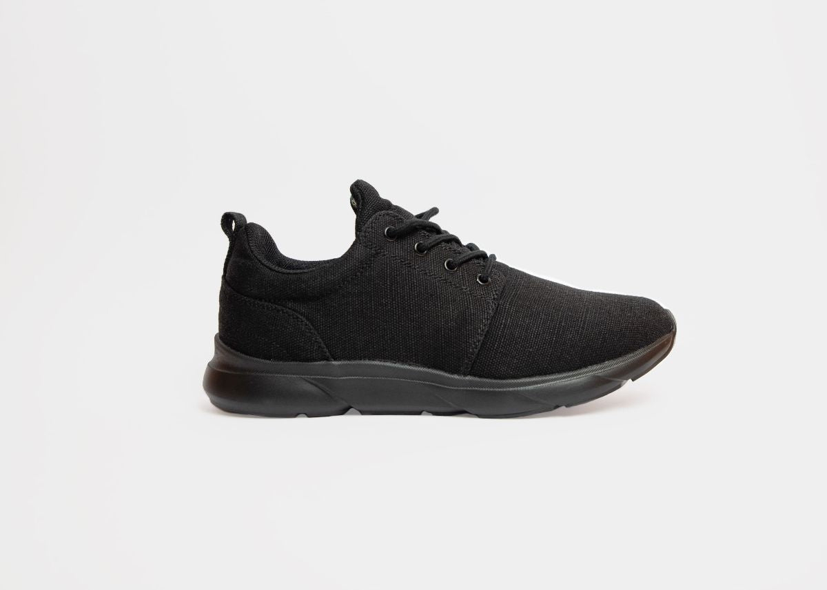 8000kicks-explorer-v2-damen-sneaker-full-black-aus-hanf image 1