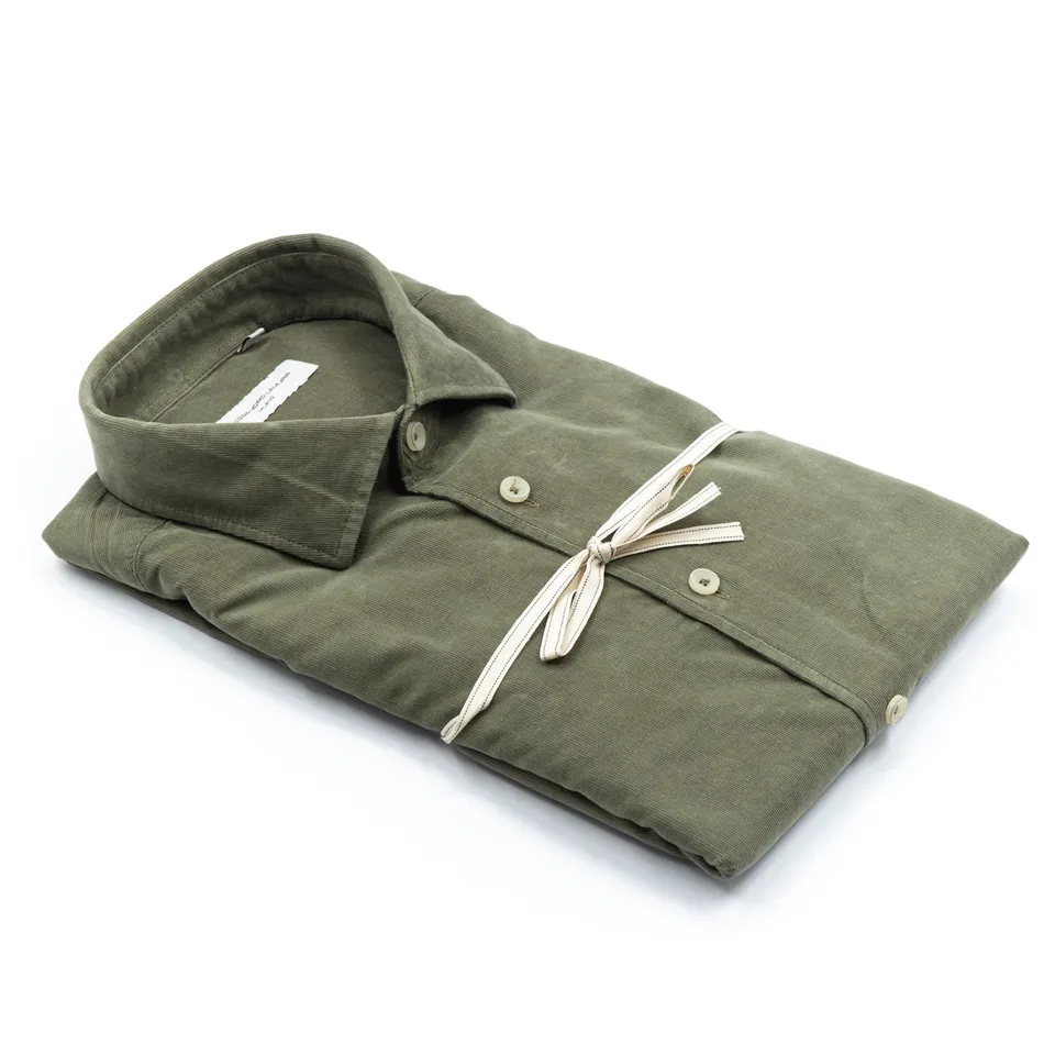 alessandro-lamura-camicia-velluto-verde-oliva-herren-cordhemd-aus-baumwolle image 1